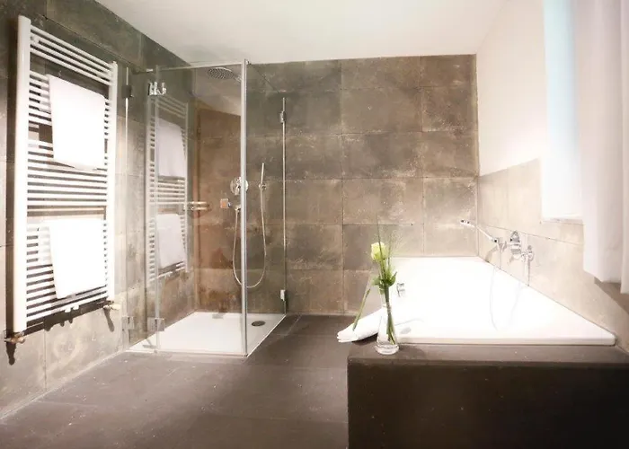 Beverly Hill Hotell 4*